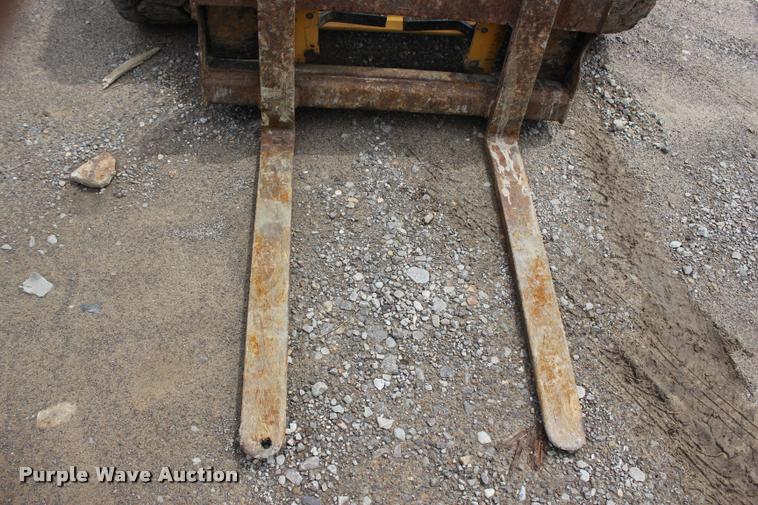 image for item L3211 2008 John Deere 332 skid steer