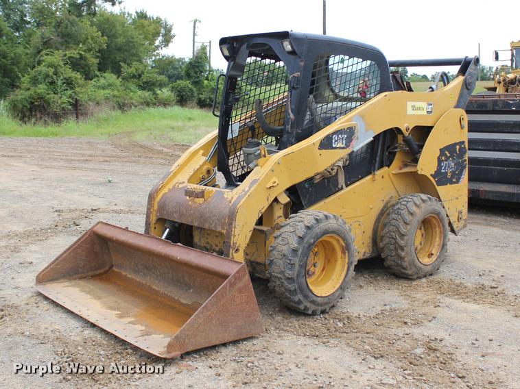 image for item L3213 2010 Caterpillar 272C skid steer