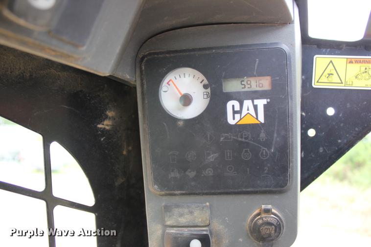 image for item L3213 2010 Caterpillar 272C skid steer