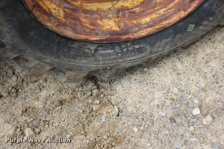 image for item L3213 2010 Caterpillar 272C skid steer