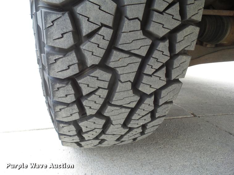 image for item L5632 2008 Chevrolet Silverado K2500HD Ext. Cab utility bed pickup truck