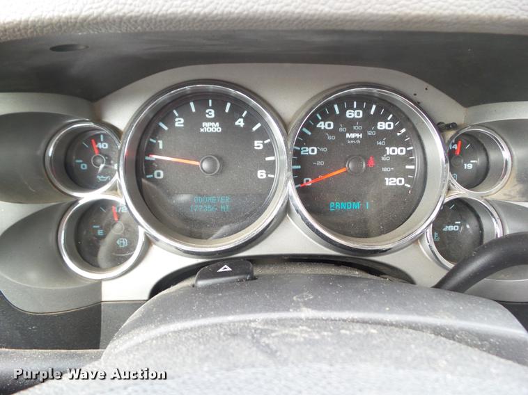 image for item L5632 2008 Chevrolet Silverado K2500HD Ext. Cab utility bed pickup truck