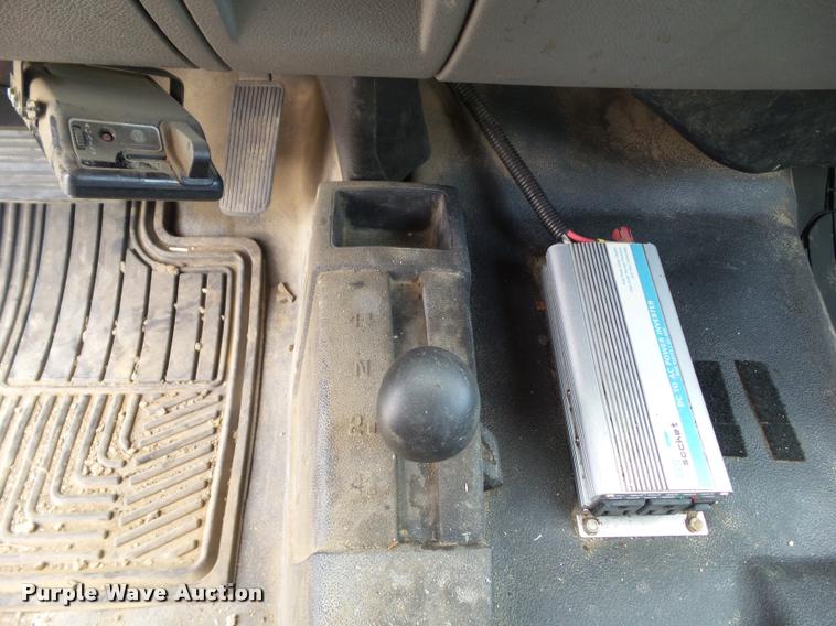 image for item L5632 2008 Chevrolet Silverado K2500HD Ext. Cab utility bed pickup truck