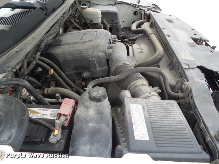 image for item L5632 2008 Chevrolet Silverado K2500HD Ext. Cab utility bed pickup truck