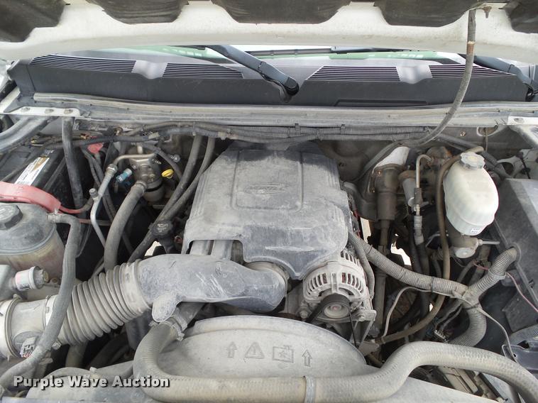 image for item L5632 2008 Chevrolet Silverado K2500HD Ext. Cab utility bed pickup truck