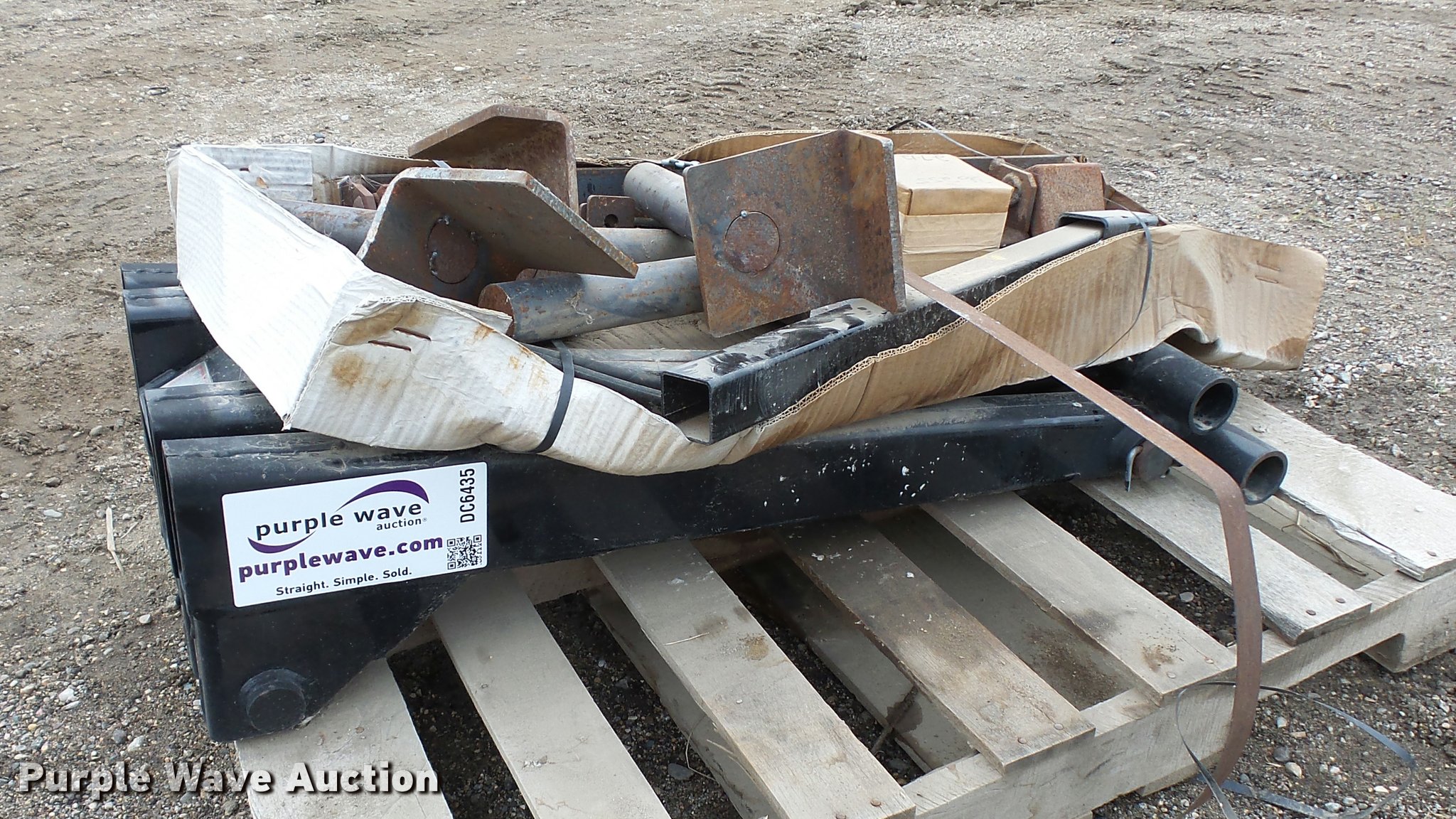 Rugby RR165 scissor hoist in Minot, ND Item DC6435 sold Purple Wave