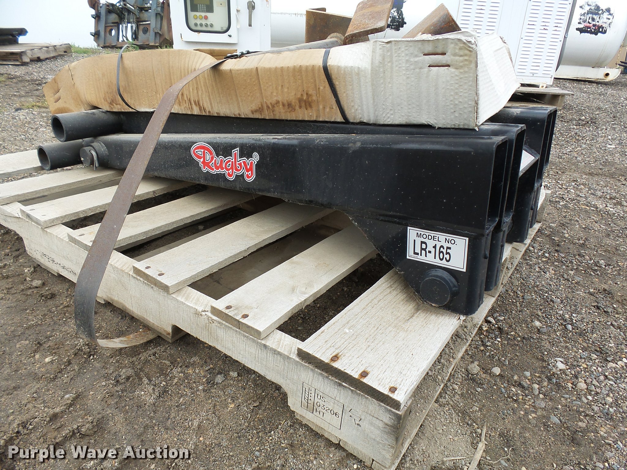 Rugby RR165 scissor hoist in Minot, ND Item DC6435 sold Purple Wave