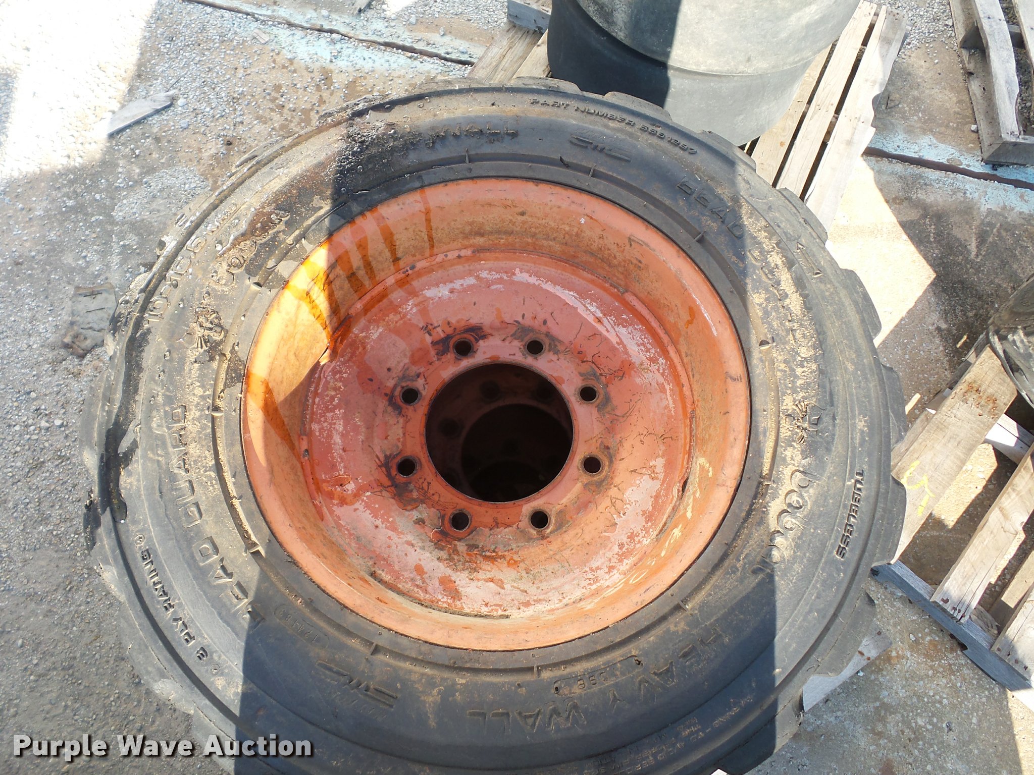 (5) 1016.5 tires in Lenexa, KS Item DD1617 sold Purple Wave