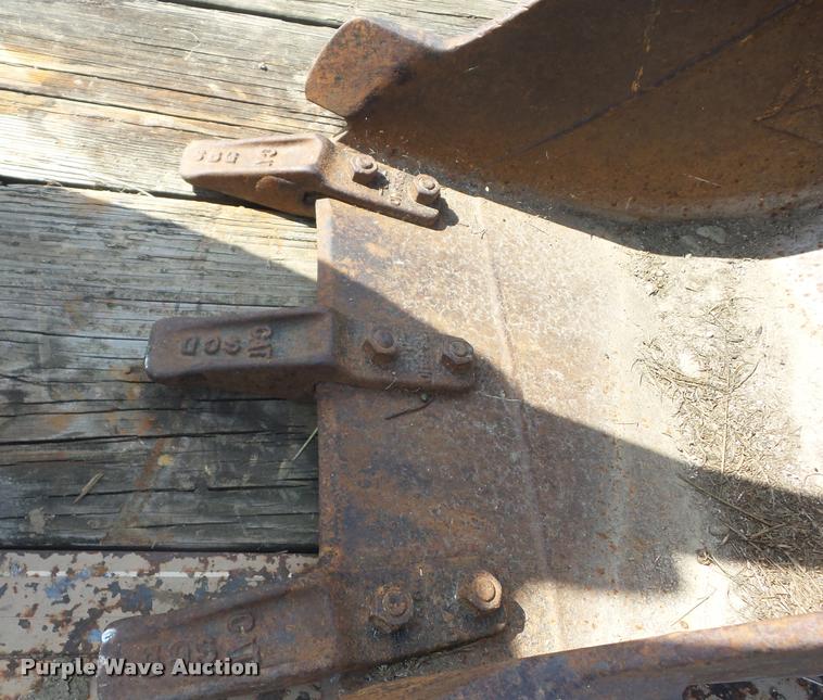 image for item BI9595 15"W toothed excavator bucket