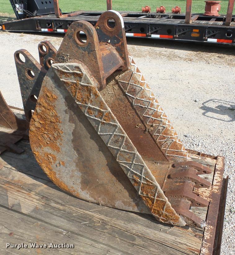 image for item BI9596 18"W backhoe bucket