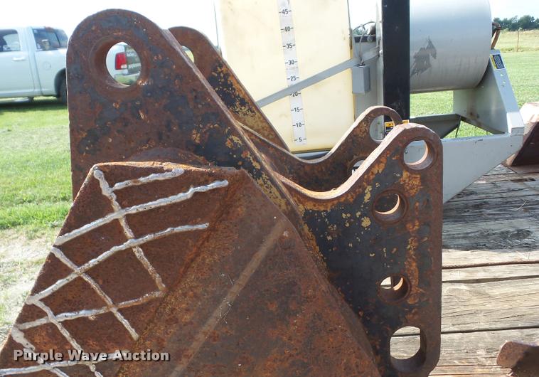 image for item BI9596 18"W backhoe bucket