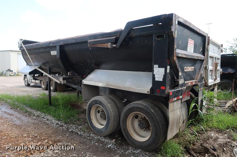 image for item BV9164 2007 Clement end dump trailer