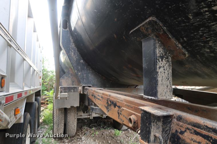 image for item BV9164 2007 Clement end dump trailer