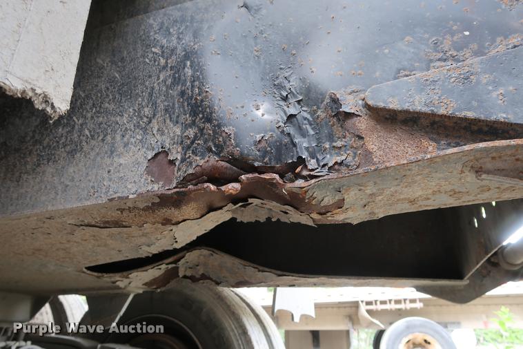 image for item BV9164 2007 Clement end dump trailer