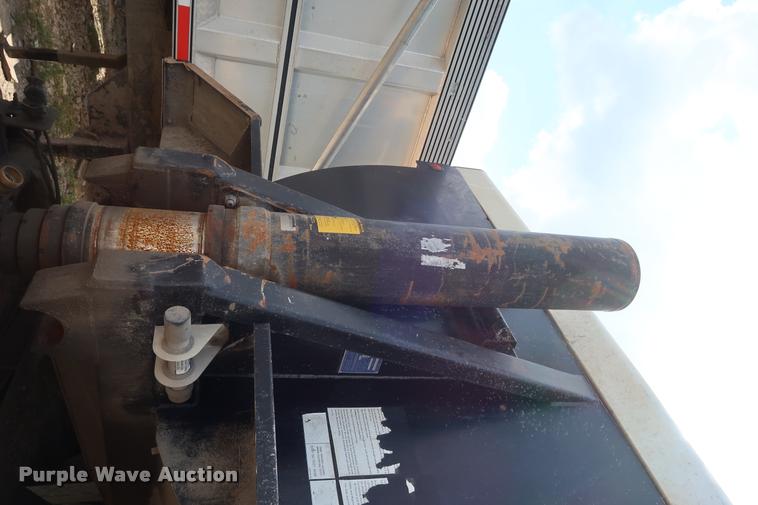 image for item BV9164 2007 Clement end dump trailer