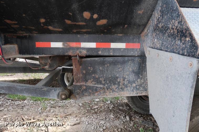 image for item BV9164 2007 Clement end dump trailer