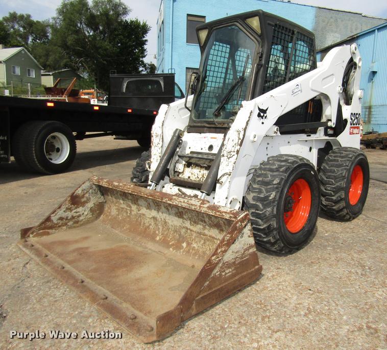 image for item DA3092 2006 Bobcat S250 skid steer