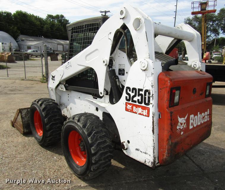 image for item DA3092 2006 Bobcat S250 skid steer