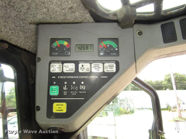 image for item DA3092 2006 Bobcat S250 skid steer