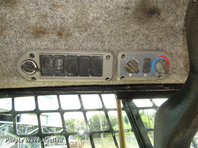 image for item DA3092 2006 Bobcat S250 skid steer