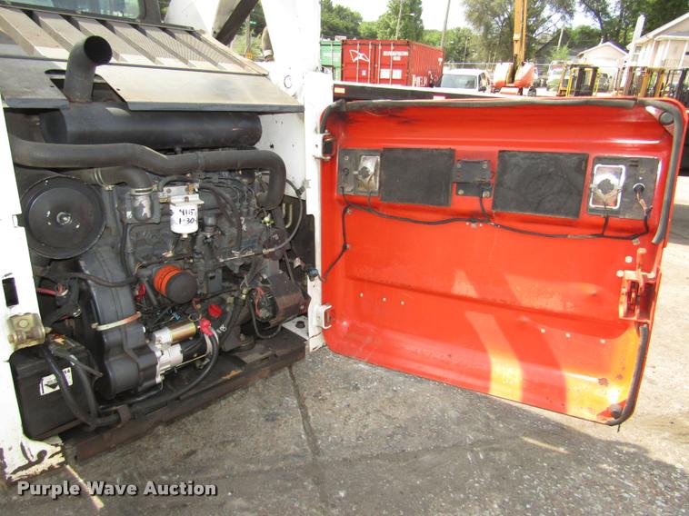 image for item DA3092 2006 Bobcat S250 skid steer