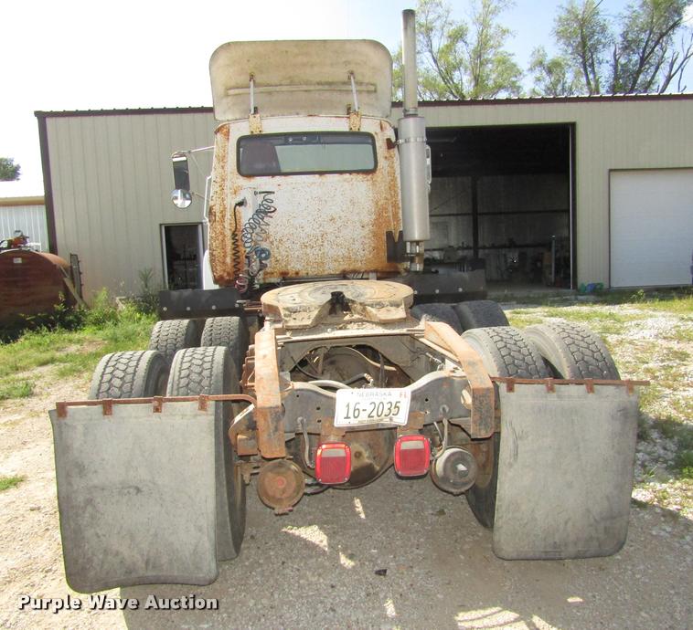 image for item DA3117 1985 Ford LNT9000 semi truck