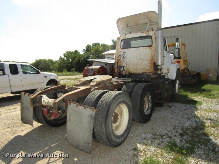 image for item DA3117 1985 Ford LNT9000 semi truck