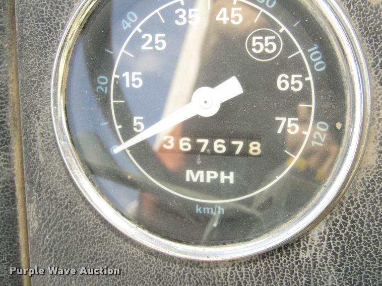 image for item DA3117 1985 Ford LNT9000 semi truck