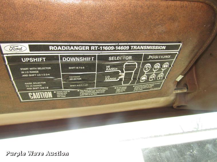 image for item DA3117 1985 Ford LNT9000 semi truck