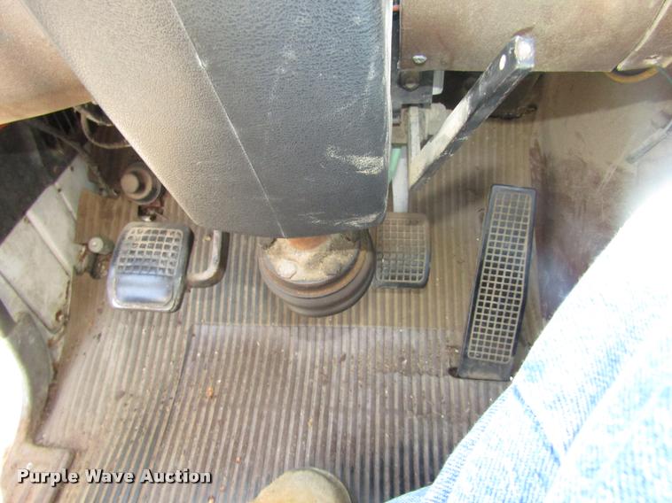 image for item DA3117 1985 Ford LNT9000 semi truck