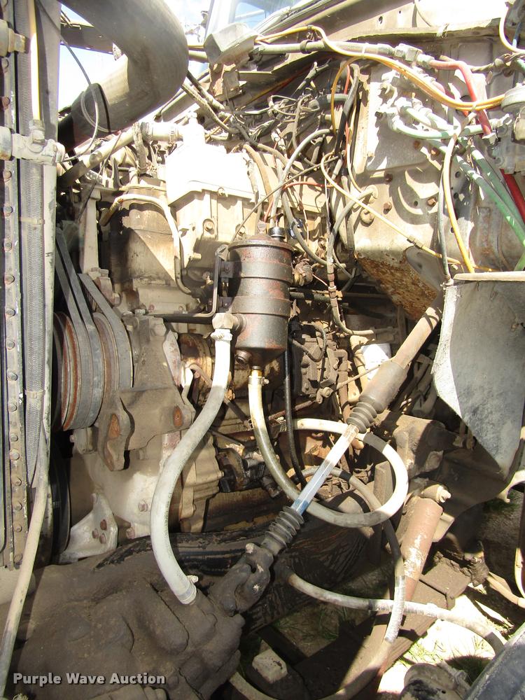 image for item DA3117 1985 Ford LNT9000 semi truck