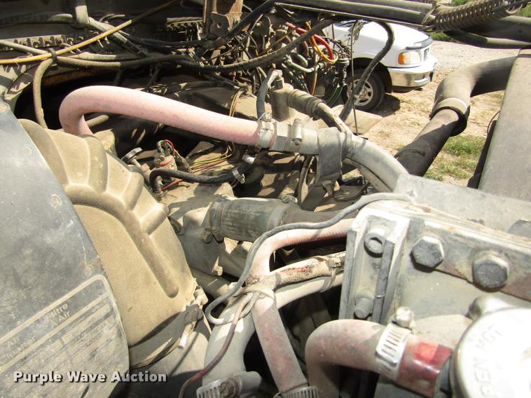 image for item DA3117 1985 Ford LNT9000 semi truck