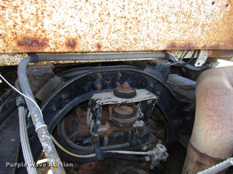 image for item DA3117 1985 Ford LNT9000 semi truck