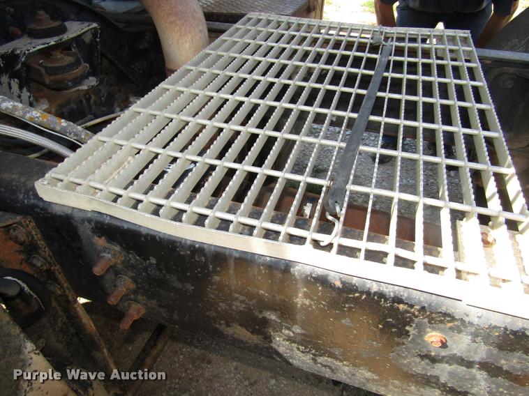 image for item DA3117 1985 Ford LNT9000 semi truck