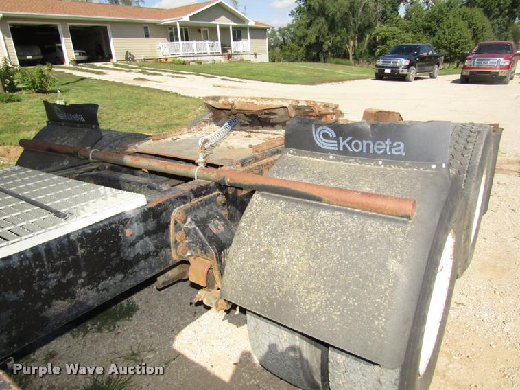 image for item DA3117 1985 Ford LNT9000 semi truck