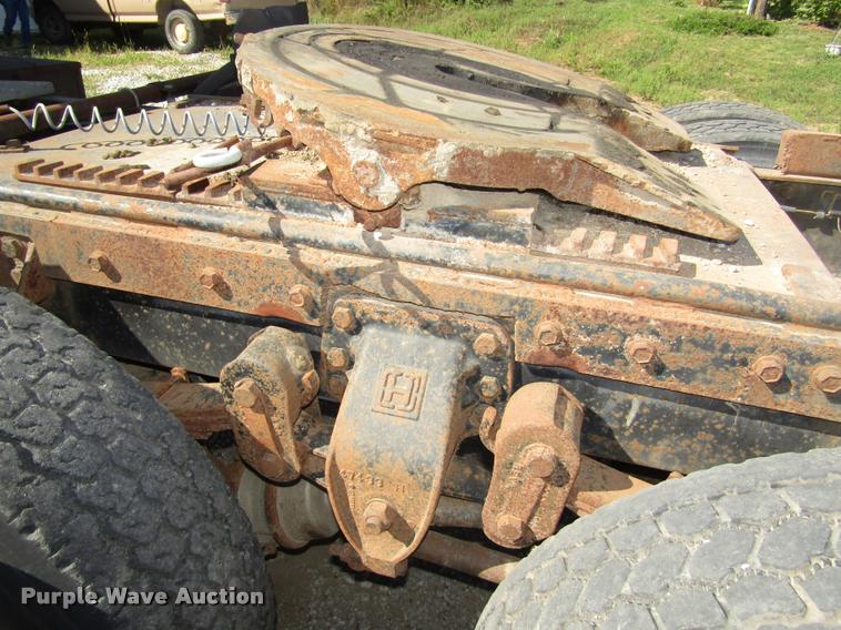 image for item DA3117 1985 Ford LNT9000 semi truck