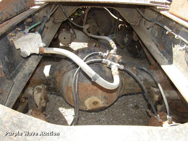 image for item DA3117 1985 Ford LNT9000 semi truck