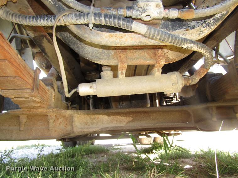 image for item DA3117 1985 Ford LNT9000 semi truck