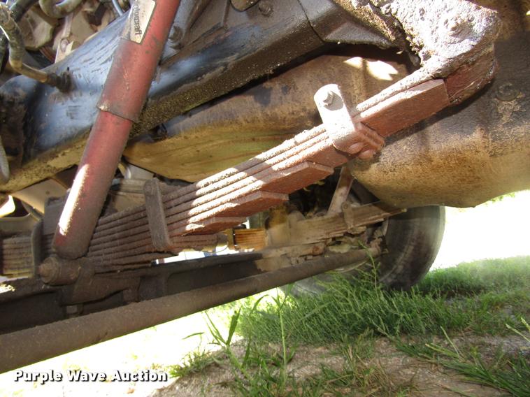 image for item DA3117 1985 Ford LNT9000 semi truck