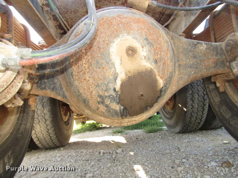 image for item DA3117 1985 Ford LNT9000 semi truck