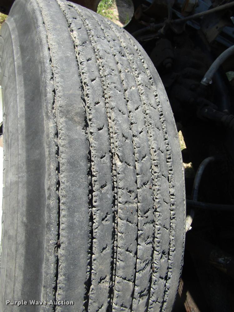 image for item DA3117 1985 Ford LNT9000 semi truck