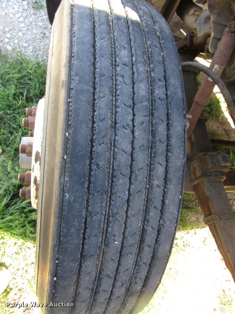 image for item DA3117 1985 Ford LNT9000 semi truck