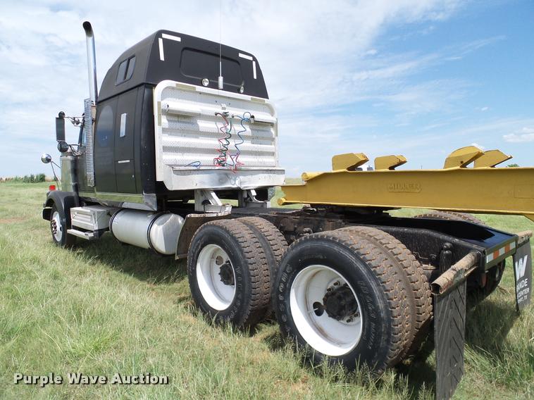 image for item DA6867 2000 Western Star 4964EX semi truck