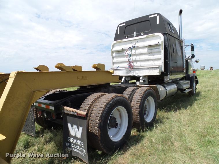 image for item DA6867 2000 Western Star 4964EX semi truck