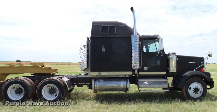 image for item DA6867 2000 Western Star 4964EX semi truck