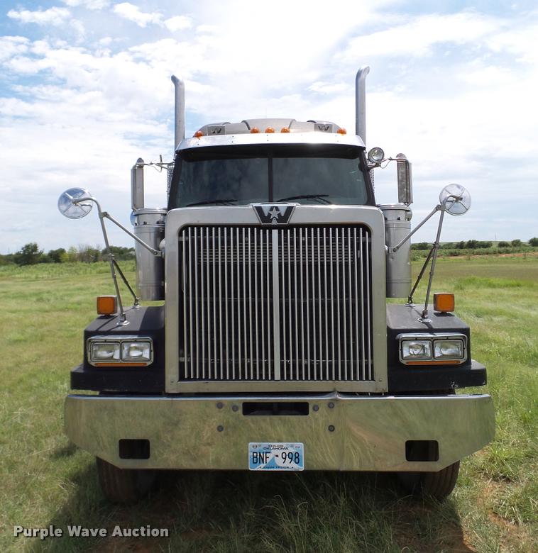 image for item DA6867 2000 Western Star 4964EX semi truck