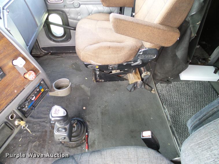 image for item DA6867 2000 Western Star 4964EX semi truck