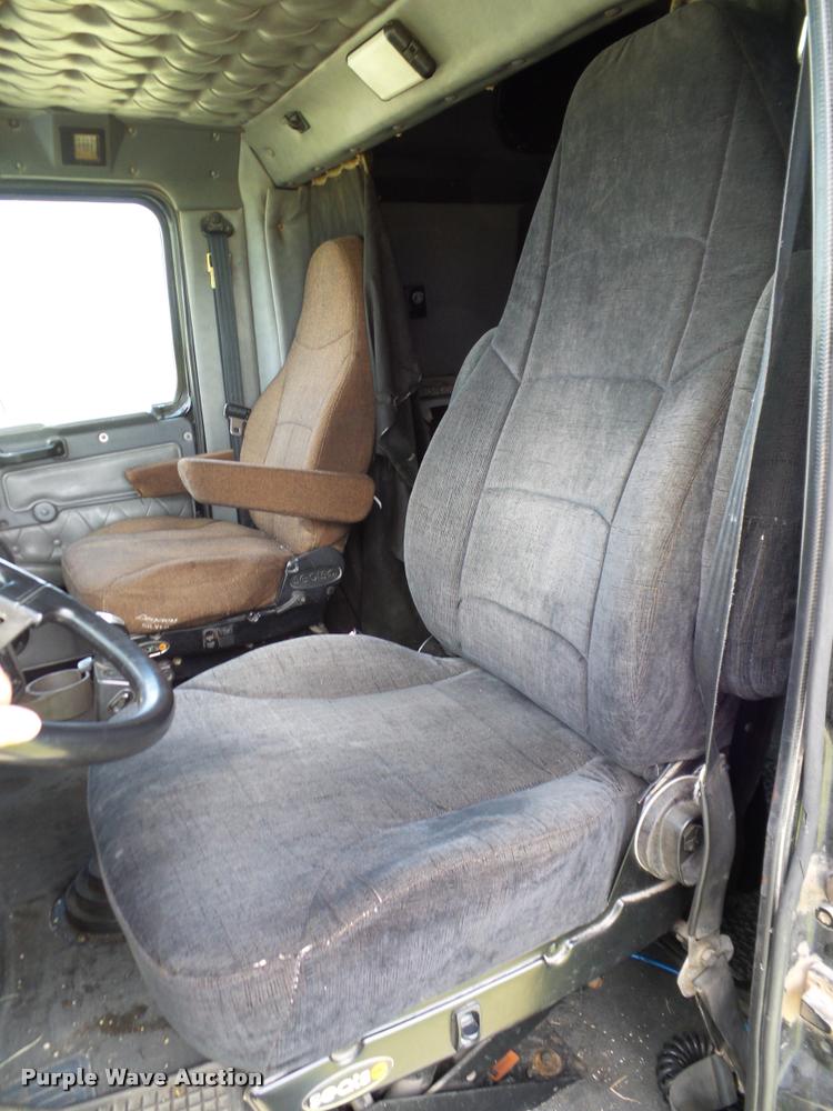 image for item DA6867 2000 Western Star 4964EX semi truck