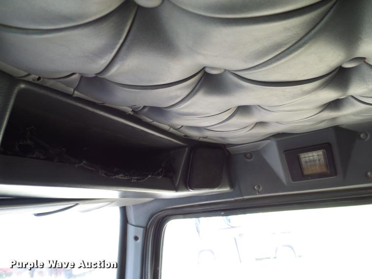 image for item DA6867 2000 Western Star 4964EX semi truck