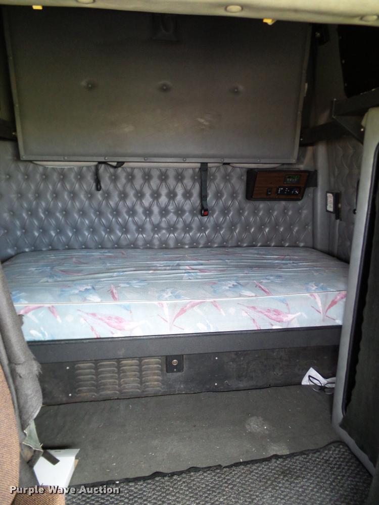 image for item DA6867 2000 Western Star 4964EX semi truck